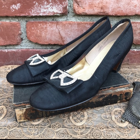 Andrew Geller Shoes - Vintage 70s Andrew Geller Pumps With Rhinestones Sz 7 1/2 Elegant Women's Shoes